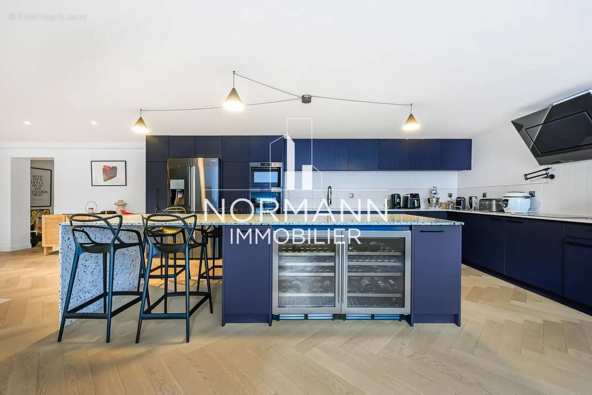 Appartement à SURESNES