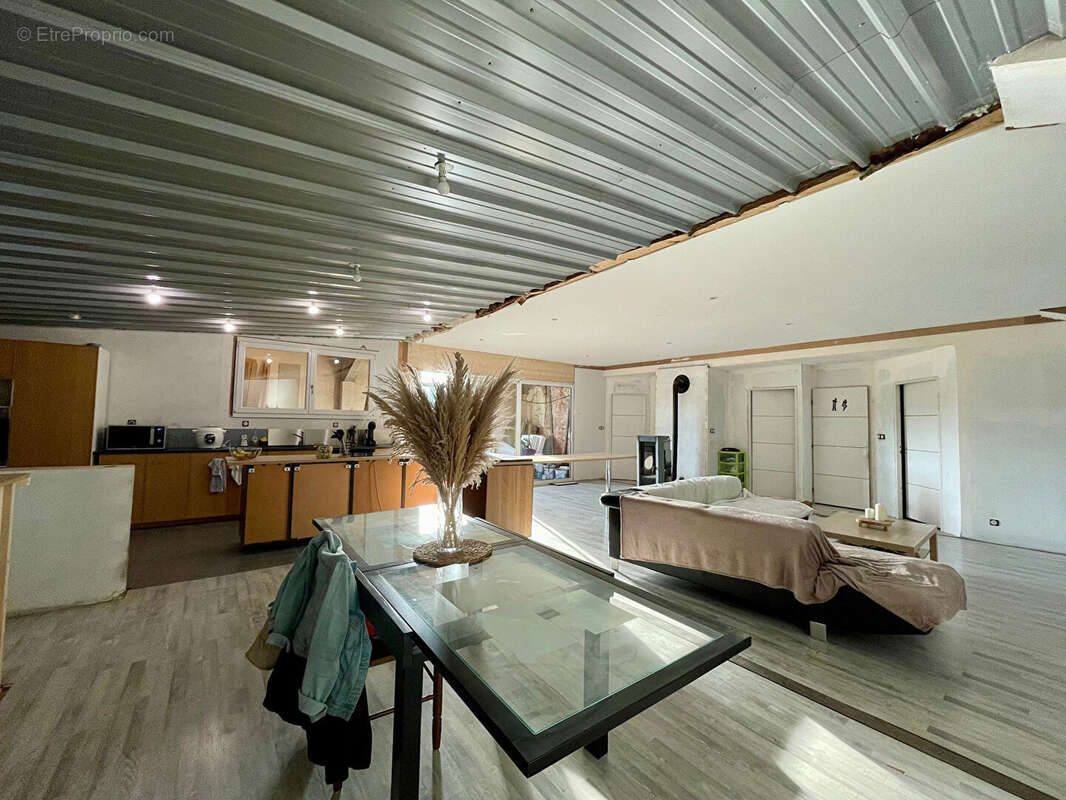 Ensemble immobilier a usage commercial ou artisanal et d'habitation - photo 9