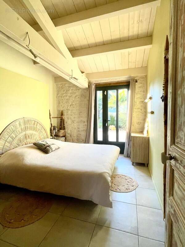 Maison à CROIX-CHAPEAU