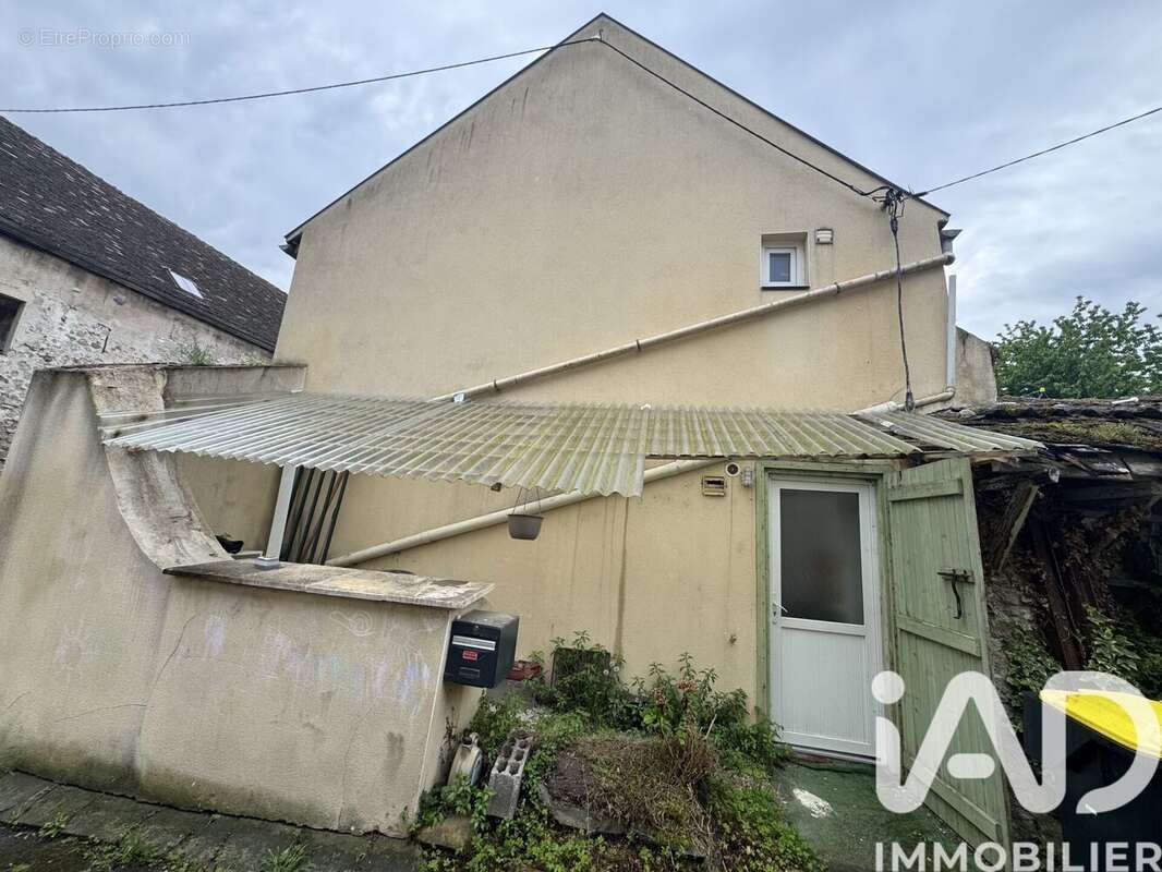 Photo 2 - Maison à VER-SUR-LAUNETTE
