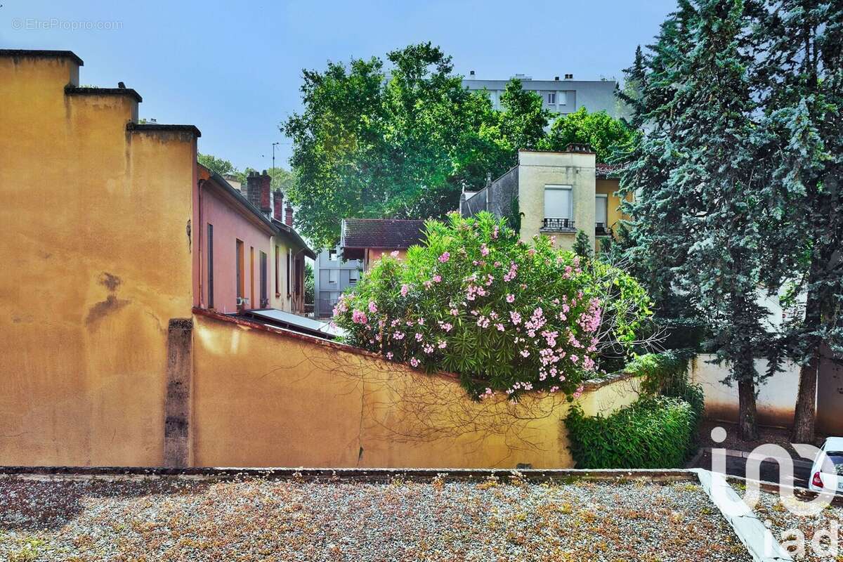 Photo 8 - Appartement à VILLEURBANNE