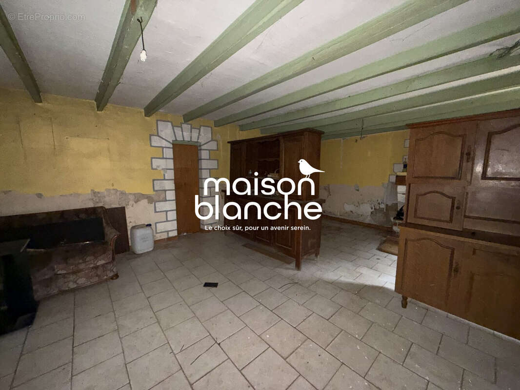 Maison à MONTGUYON
