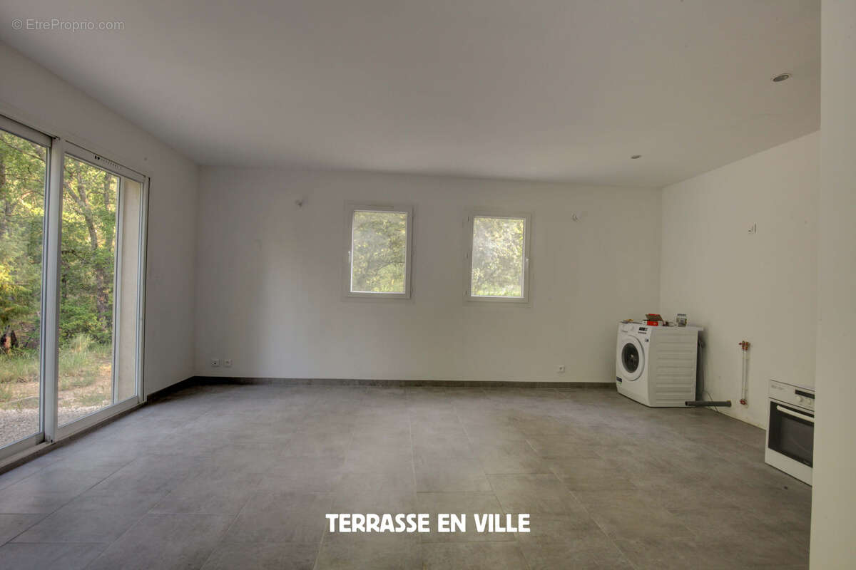 Maison à MEYRARGUES