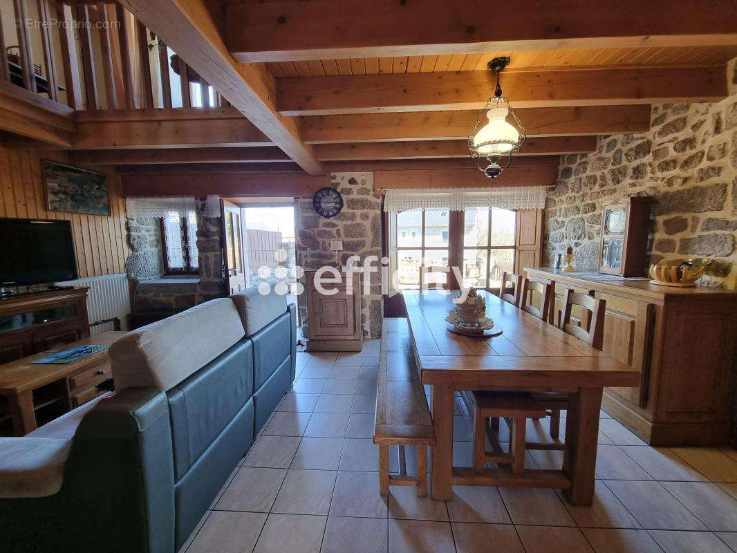 Maison à ALBARET-SAINTE-MARIE