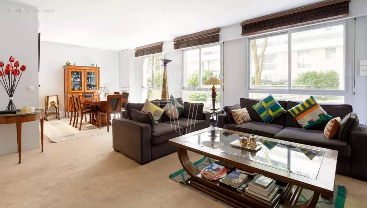 Appartement à PARIS-7E