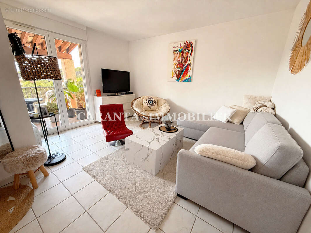 Vente appartement T2 à Ste Maxime avec terrasse, parking et piscine - photo 3