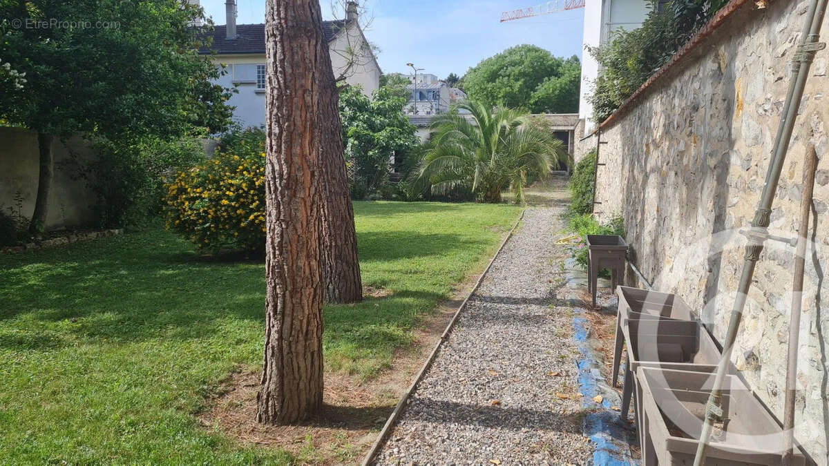 Autre à THORIGNY-SUR-MARNE