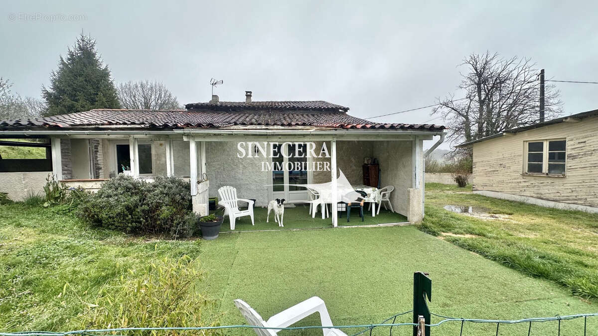 Maison à SALLES-LAVALETTE