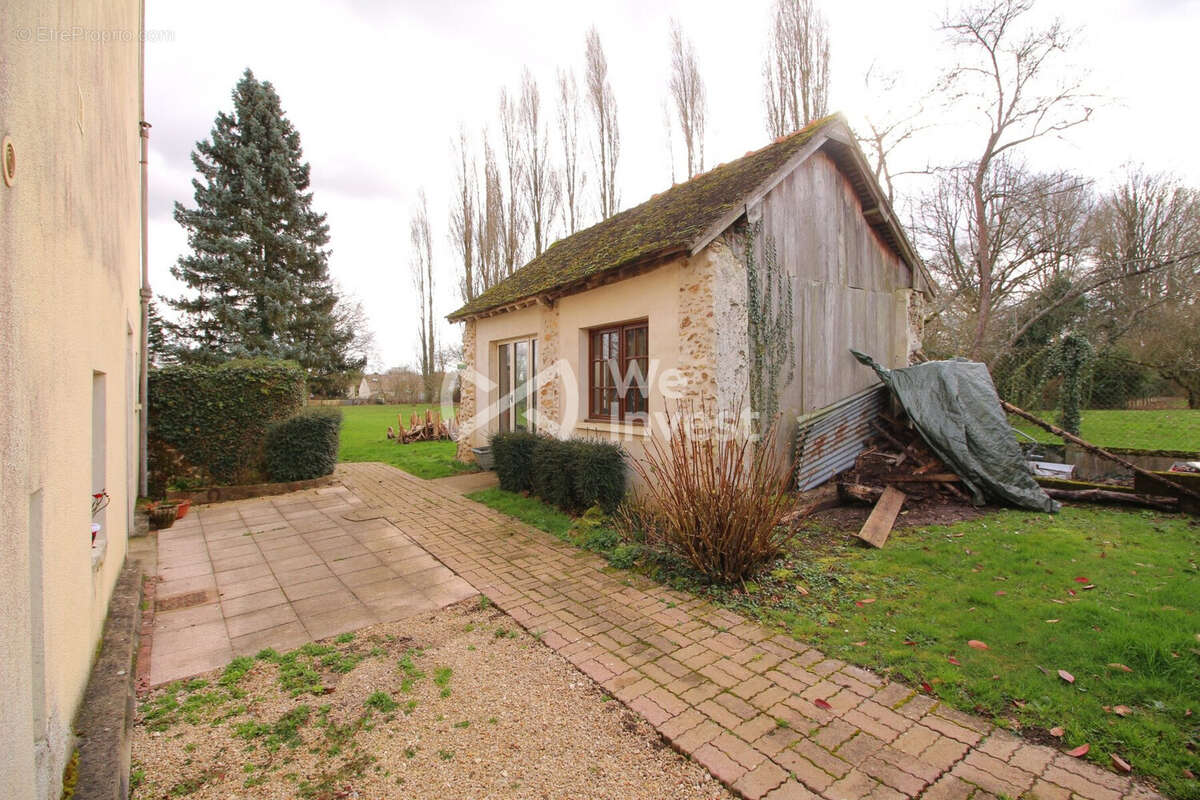 Maison à SAINT-DENIS-LES-REBAIS