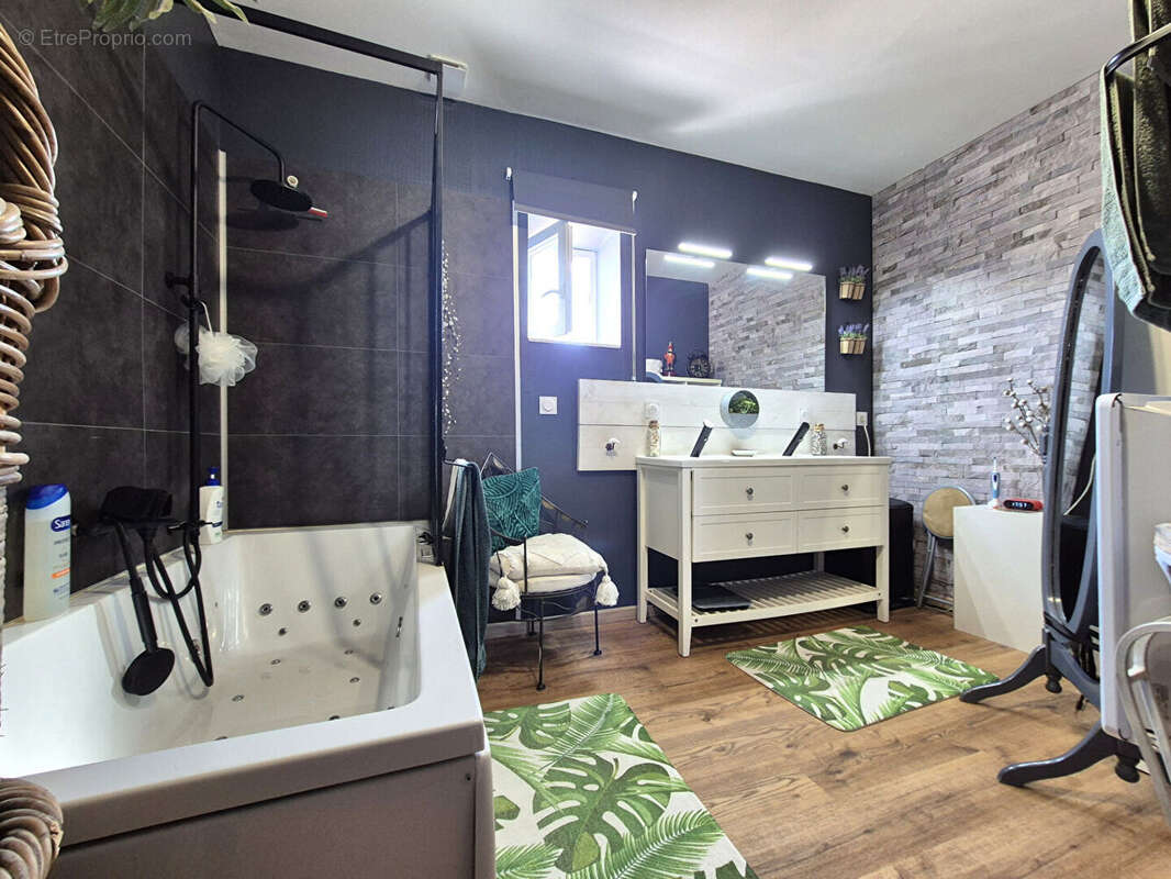 Maison à NOTRE-DAME-DE-RIEZ