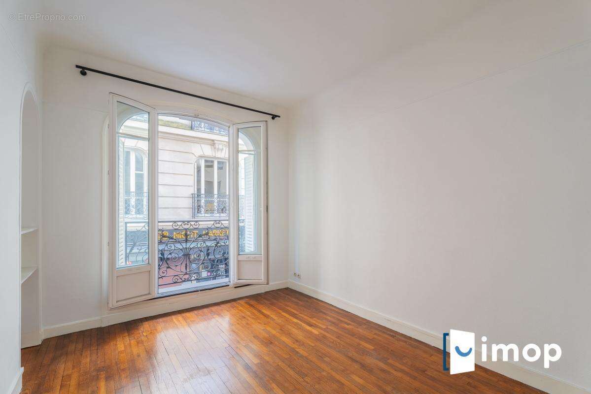 Appartement à PARIS-3E