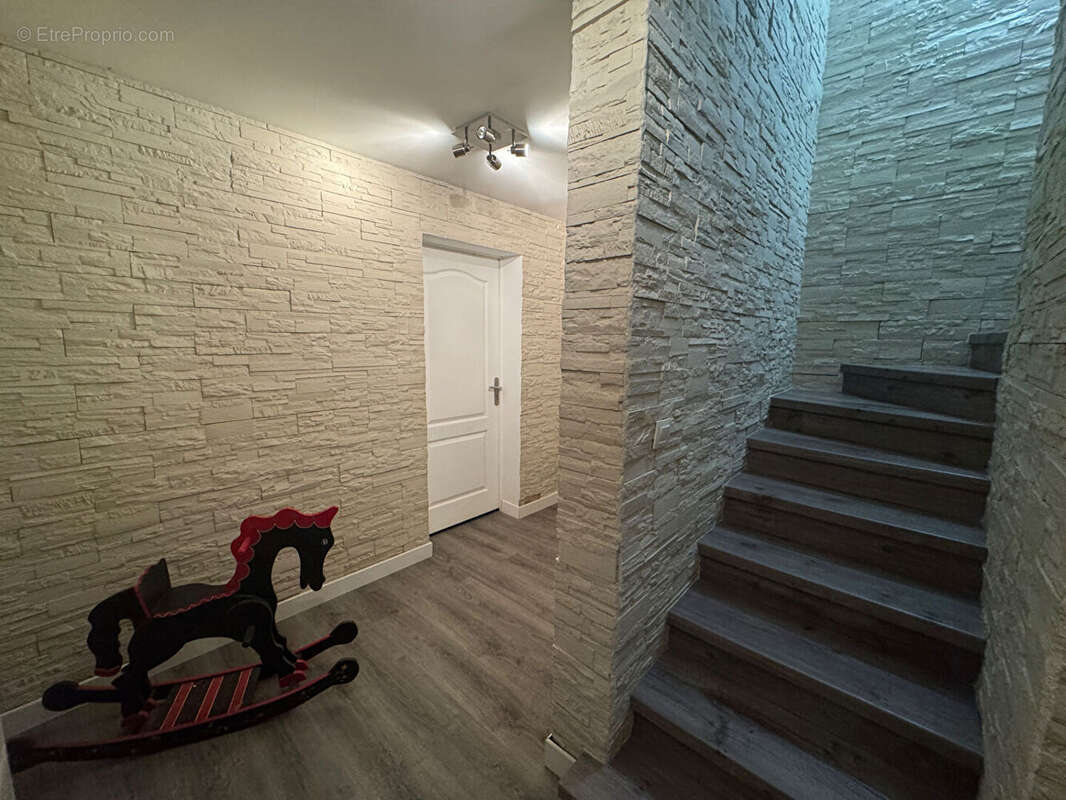 Maison à LES MESNULS