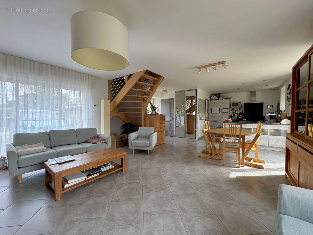 Maison à FONTAINE-HENRY