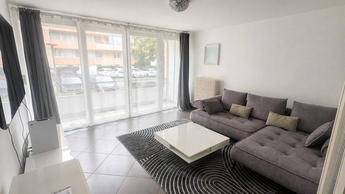 Appartement à CHENOVE