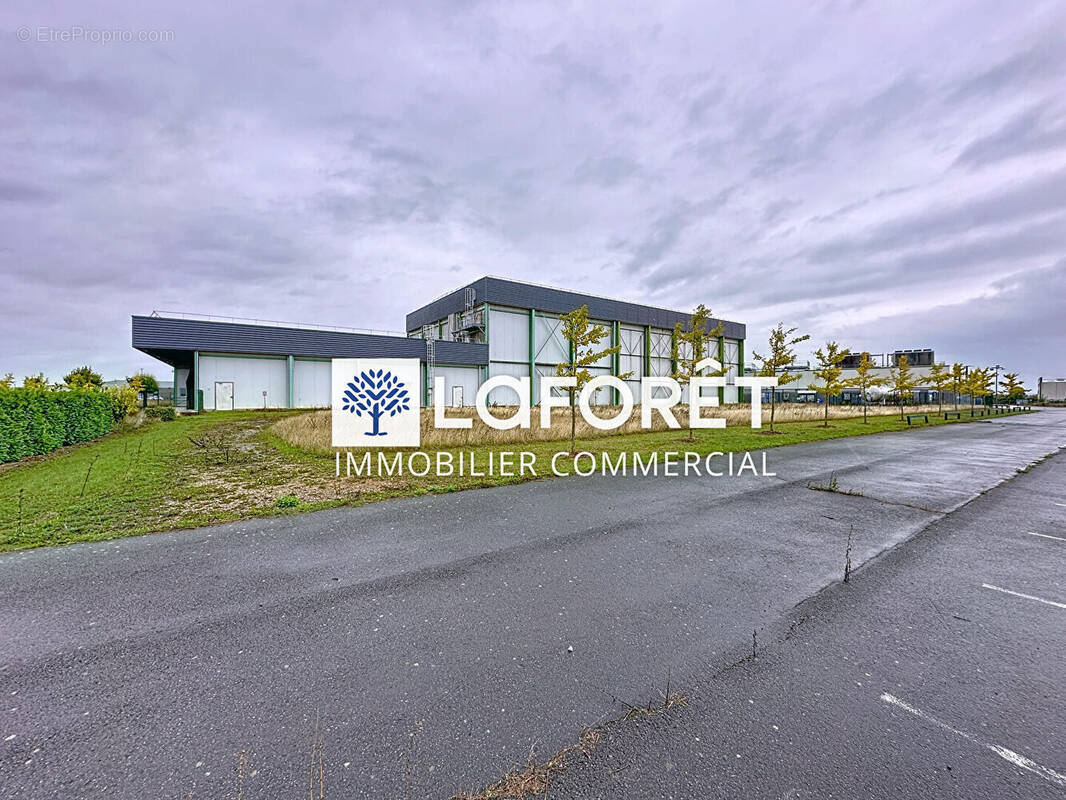 Commerce à GUIGNICOURT