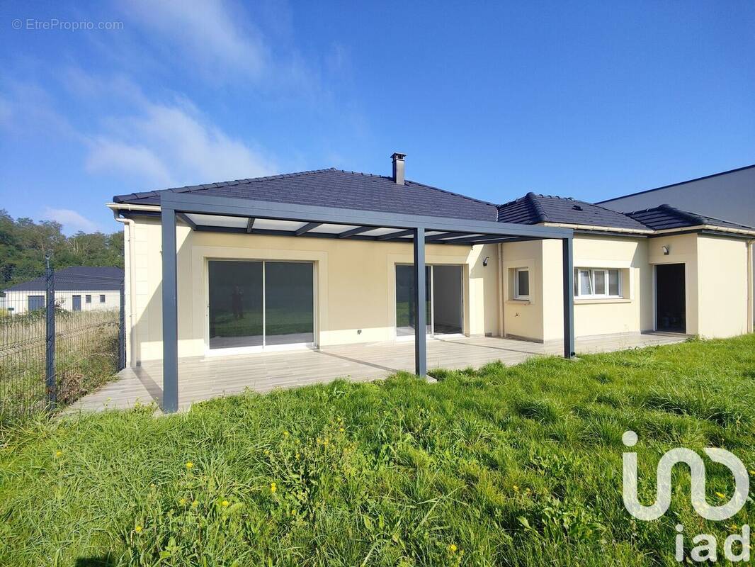 Photo 1 - Maison à CORQUILLEROY