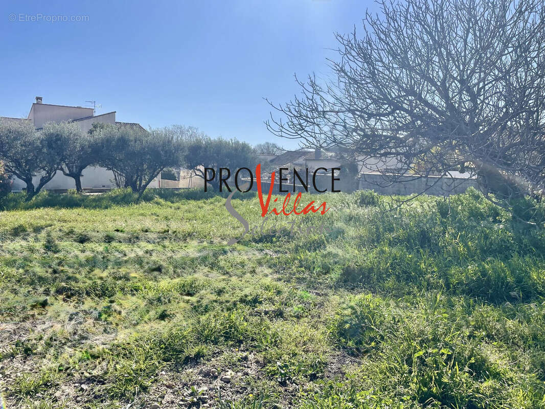 Terrain à BEAUCAIRE