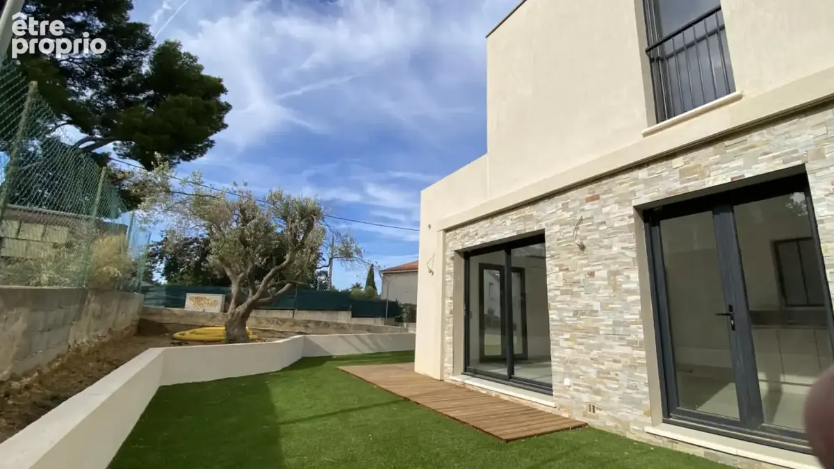 Photo Maison à Six-Fours-Les-Plages au prix de 490 000€