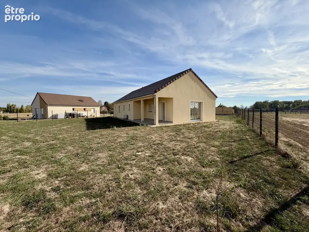 Maison à LA CHAPELLE-NAUDE