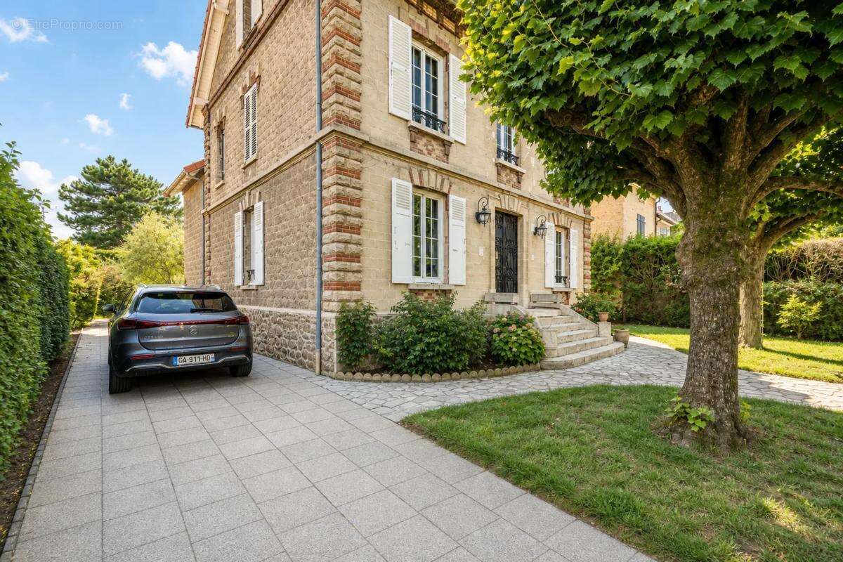 Belle maison individuelle de 250 m² sur terrain piscinable à découvrir ! - photo 18