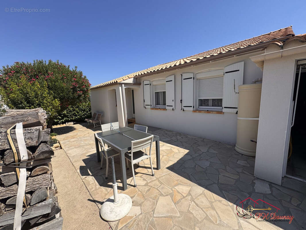 Maison 171 m² à Narbonne  - photo 2