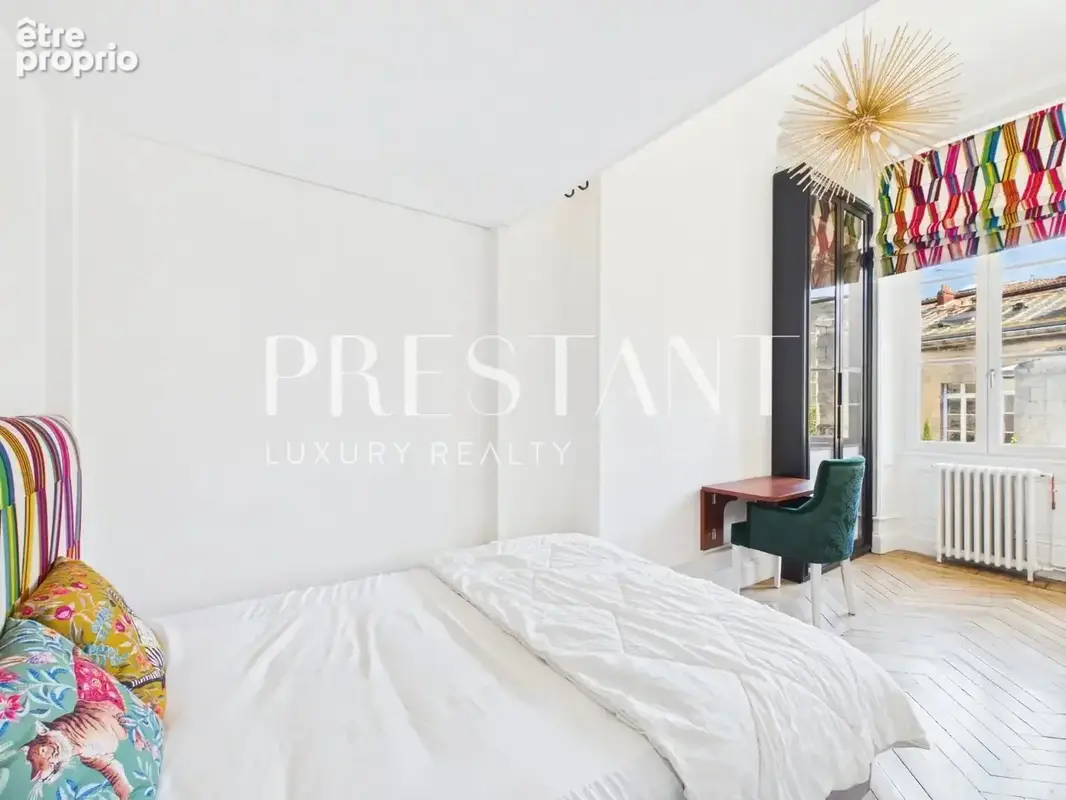 Triangle D'Or - Appartement haussmanien 95m² - photo 16
