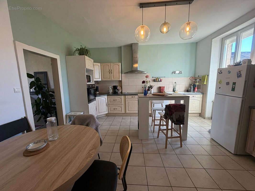 Maison à CHATEAUPONSAC