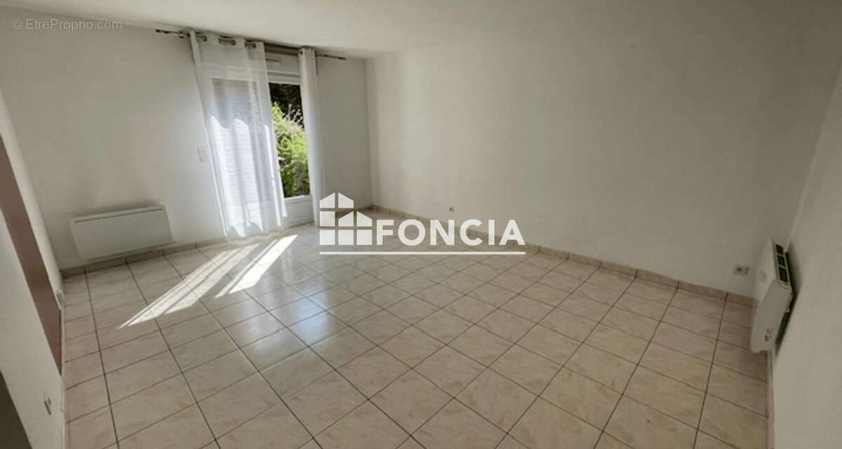 Appartement à LA FERTE-ALAIS