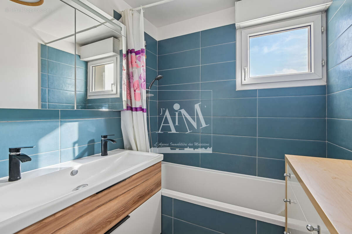 Appartement à NANTERRE