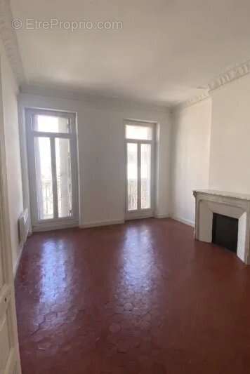 Appartement à MARSEILLE-6E