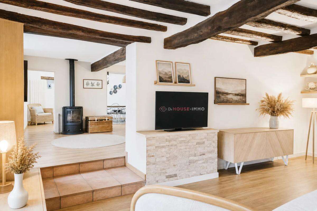 Propriété familiale avec espace bien-être et 8 600 m² de nature - photo 4