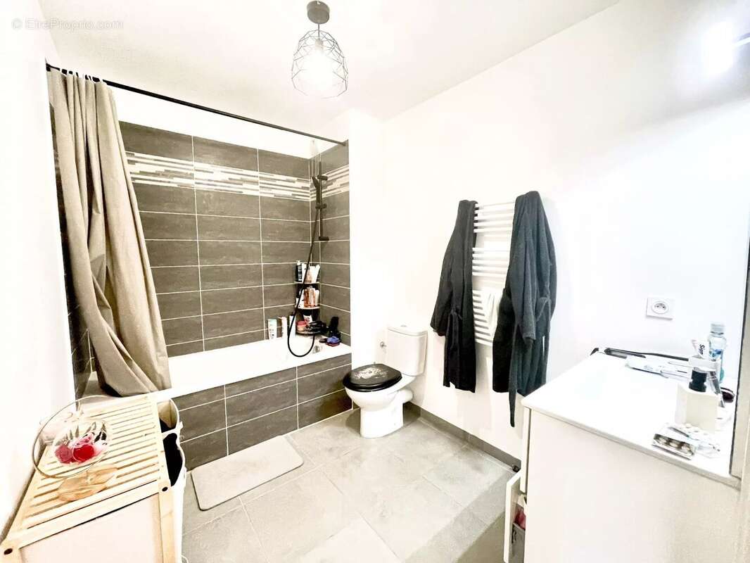 Appartement à AURIBEAU-SUR-SIAGNE