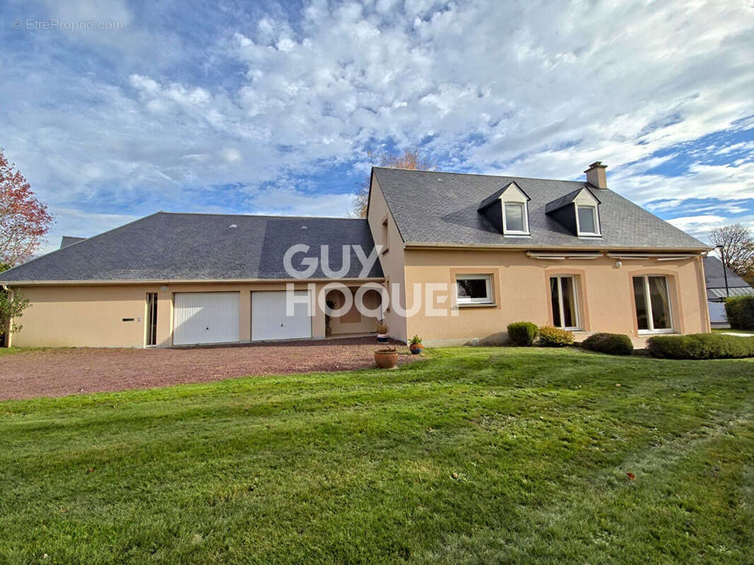 Maison à LE VAL-SAINT-PERE