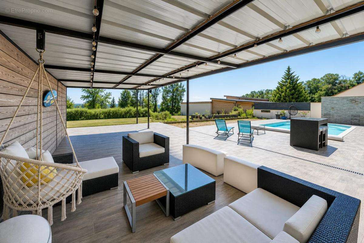 Maison à LINAS
