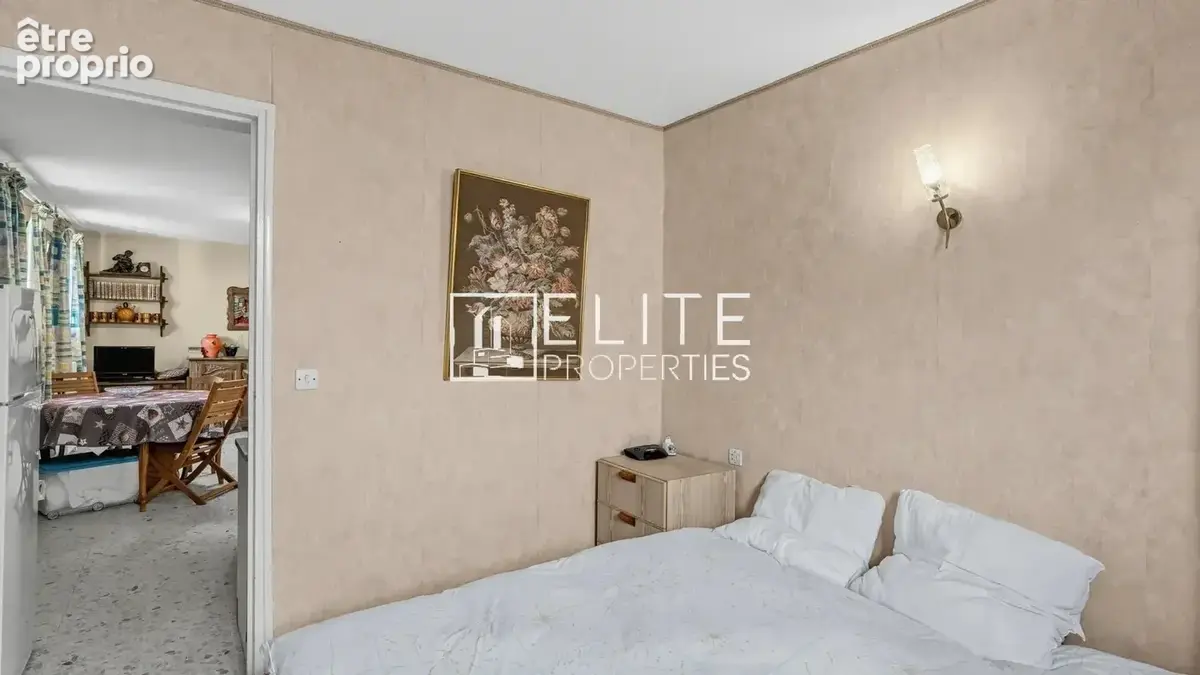 MANDELIEU-LA-NAPOULE (CAPITOU) : Maison à rénover, 110 m² habitables, vue panoramique mer et collines, terrain de 1 375 m² - photo 7