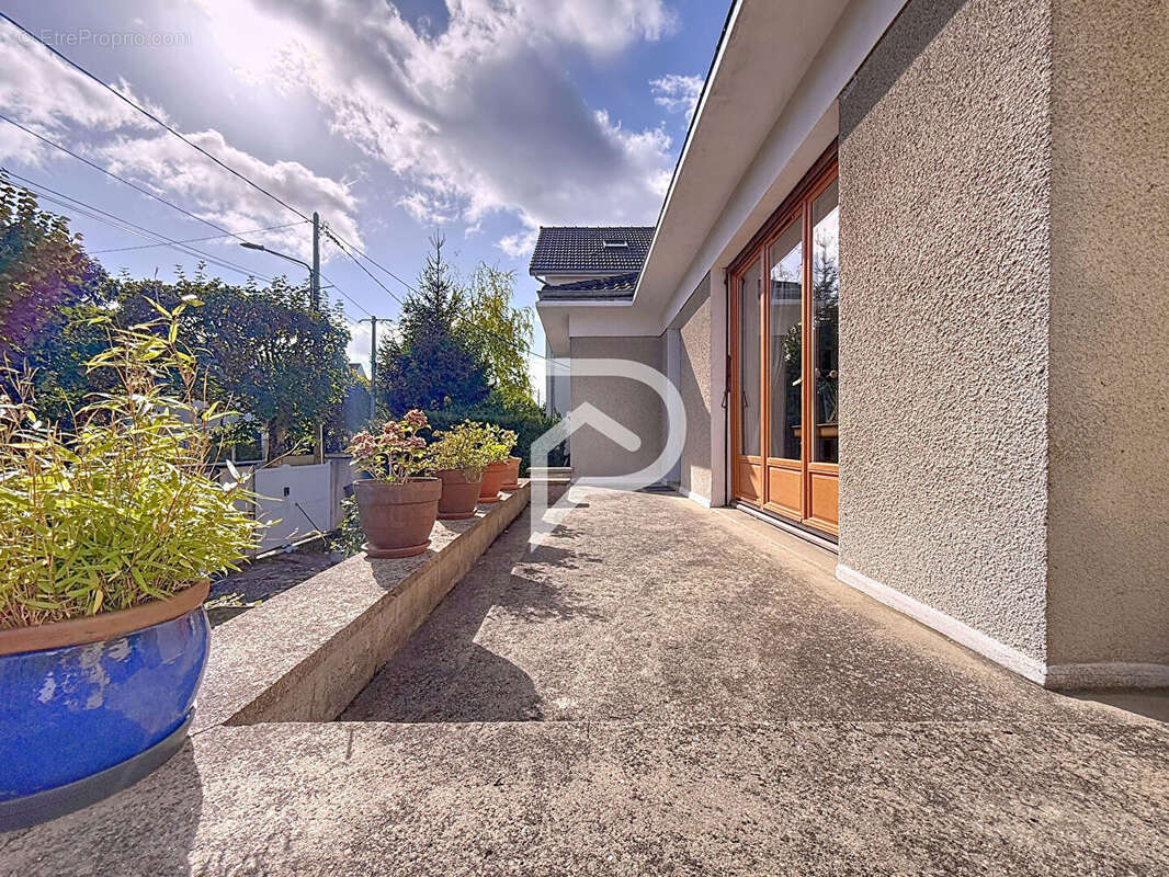 Maison à CHAMPS-SUR-MARNE