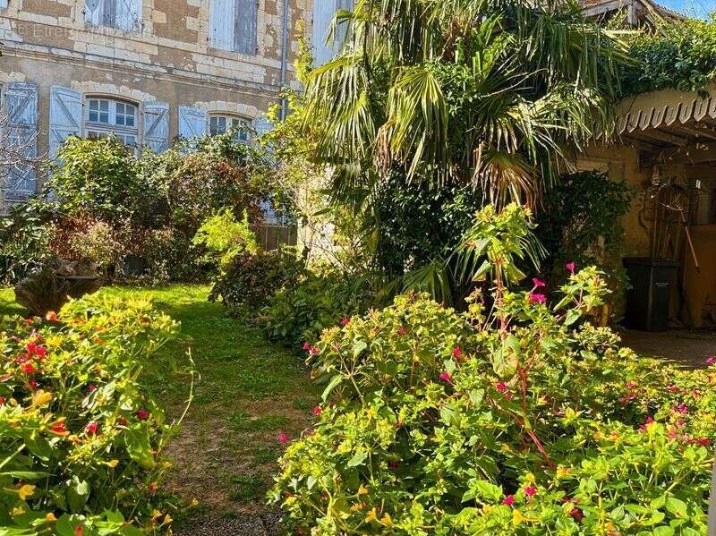LECTOURE, centre ville maison de plain pied avec garage et jardin - photo 5