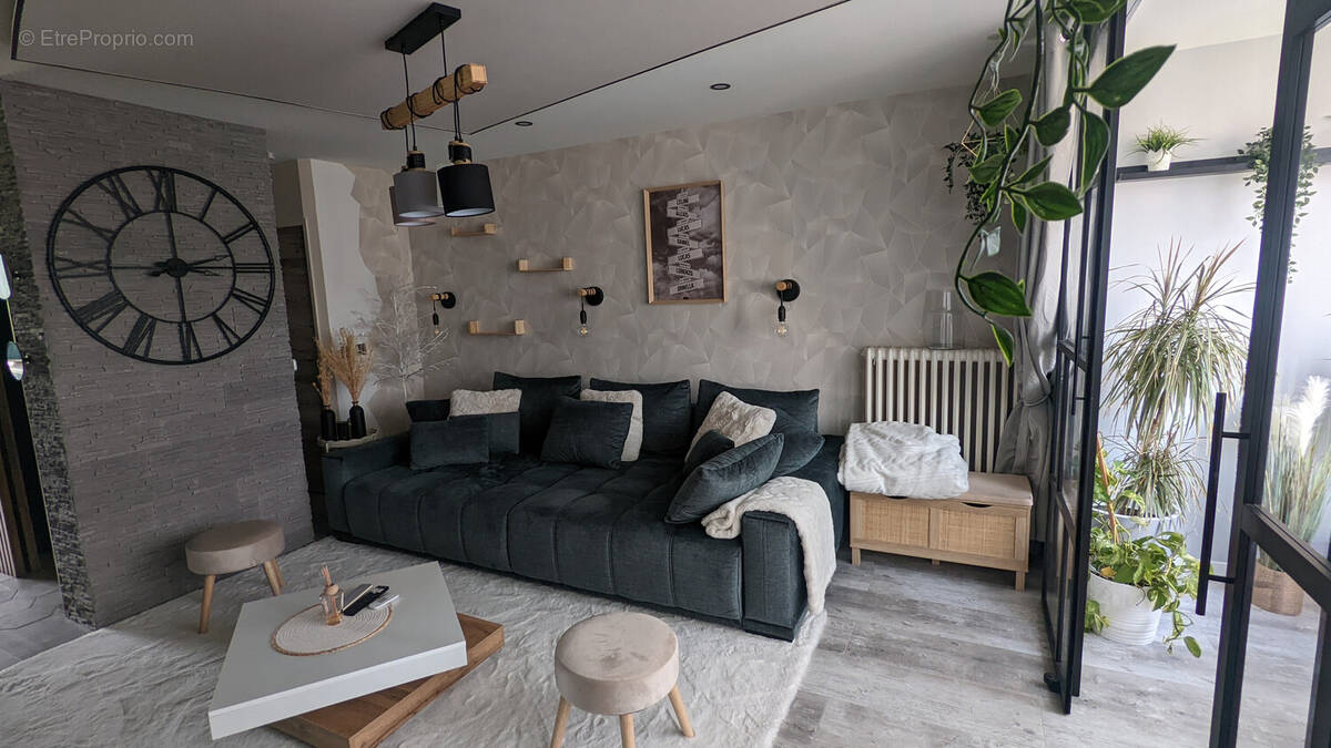 Appartement à CHENOVE