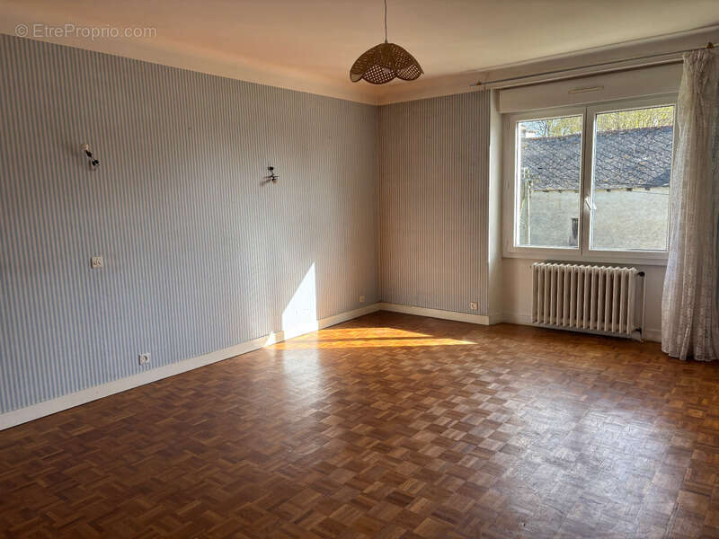 Maison à BAINS-SUR-OUST