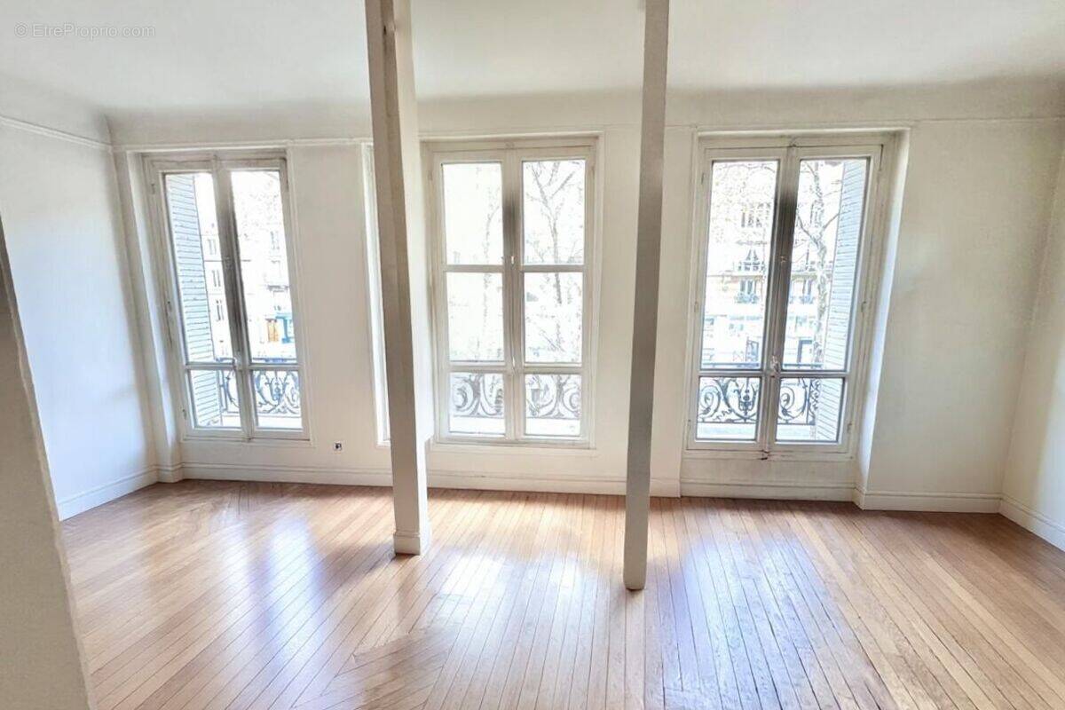 Appartement à PARIS-14E