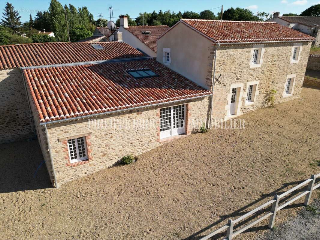 Maison 155 m² à La Roche-Sur-Yon  - photo 4