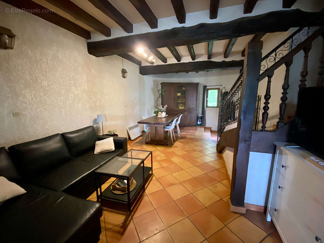 Maison à LES MESNULS