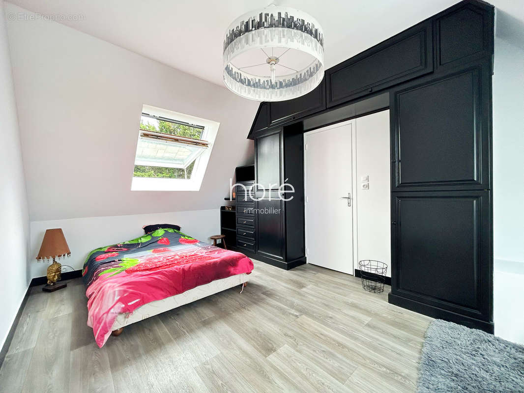 Maison à BELLENGREVILLE