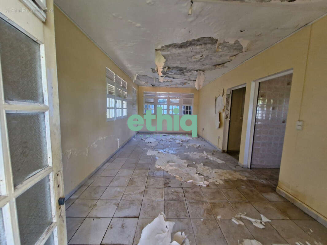 Maison à PETIT-BOURG