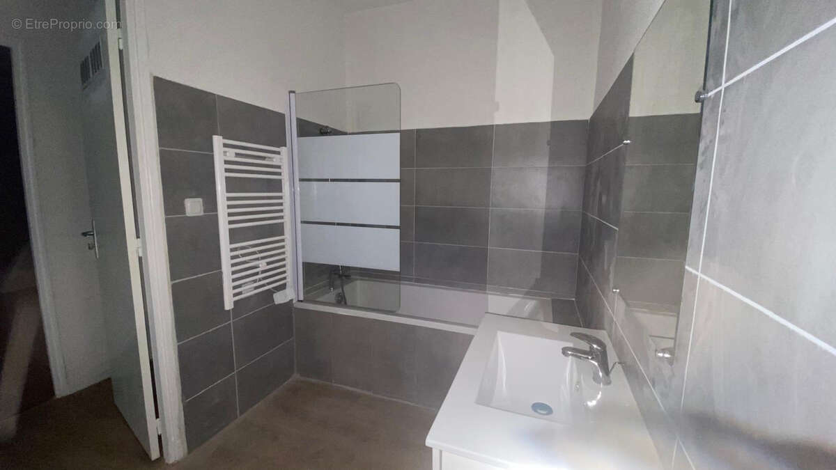 A vendre maison rénovée 96 m2 avec 3 chambres à Lézignan-Corbières - photo 6