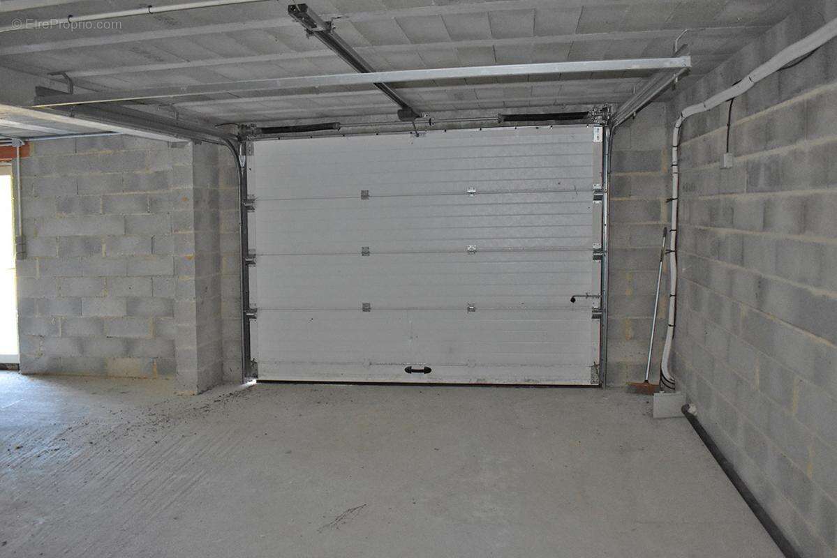 Maison à SAINT-GENIES