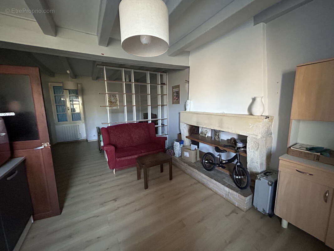 Maison à CELLEFROUIN