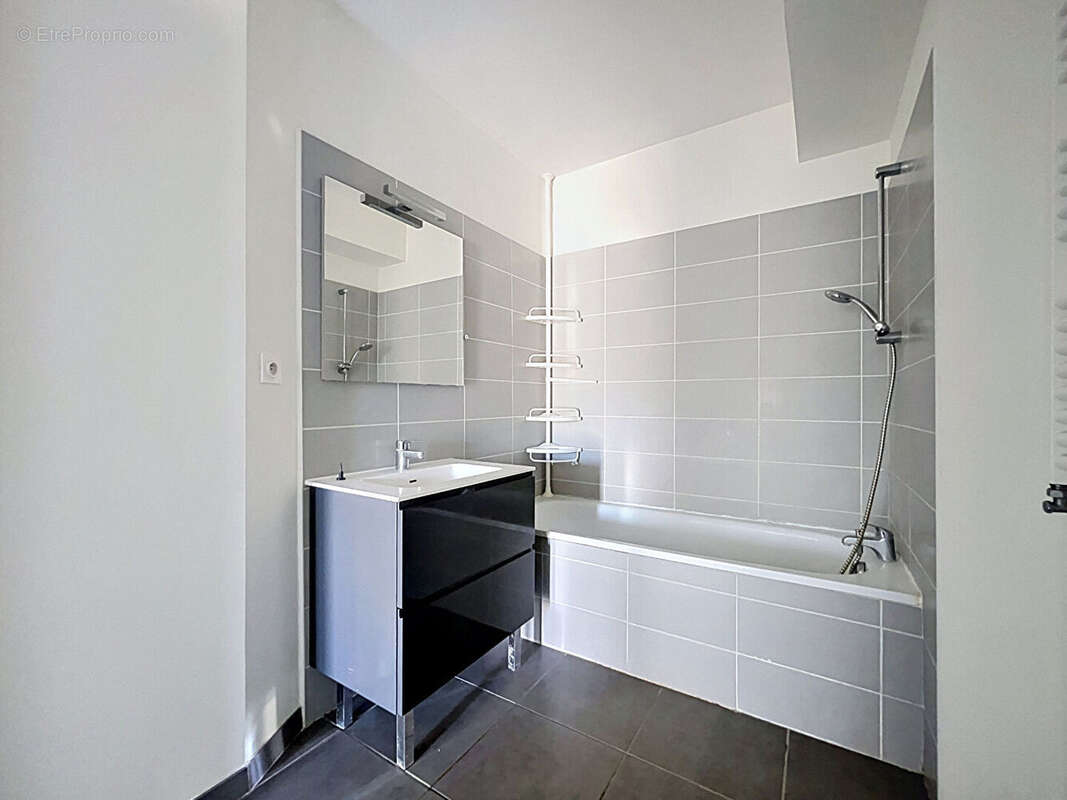 Appartement Gardanne 3 pièce(s) 60 m2 - photo 7