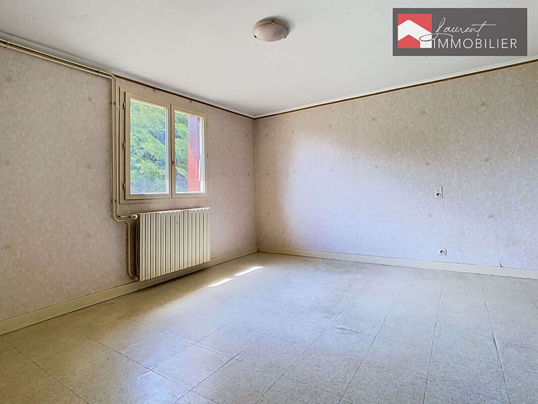 A VENDRE: Maison familiale avec hangar à BRIENNE - photo 11