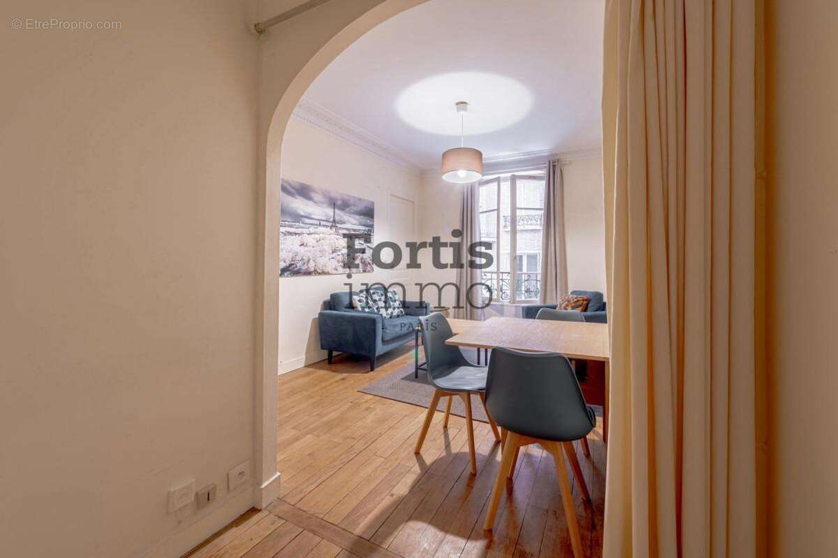 Appartement à PARIS-15E